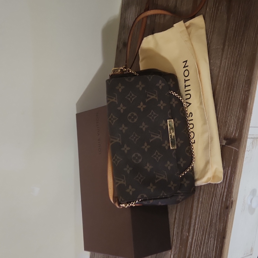 Louis Vuitton Monogram Favorite MM - Picture 13 of 13